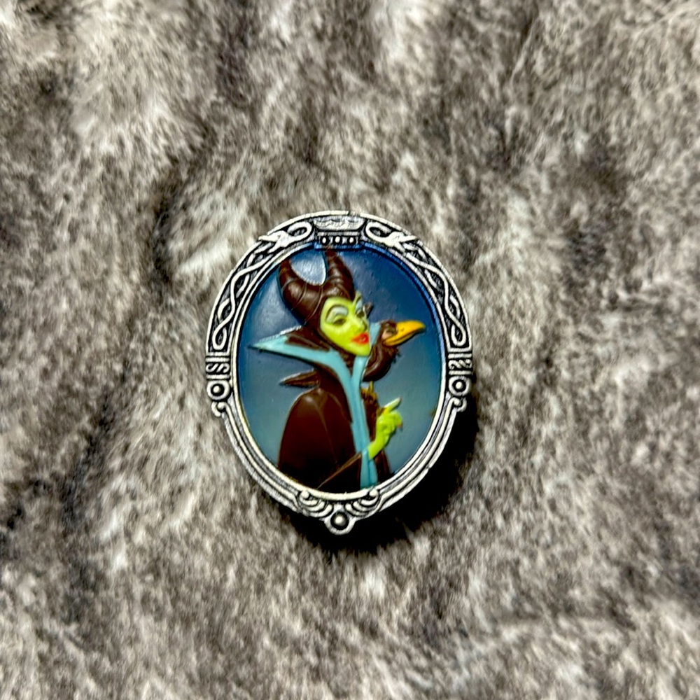 Olszewski Maleficent trinket box.